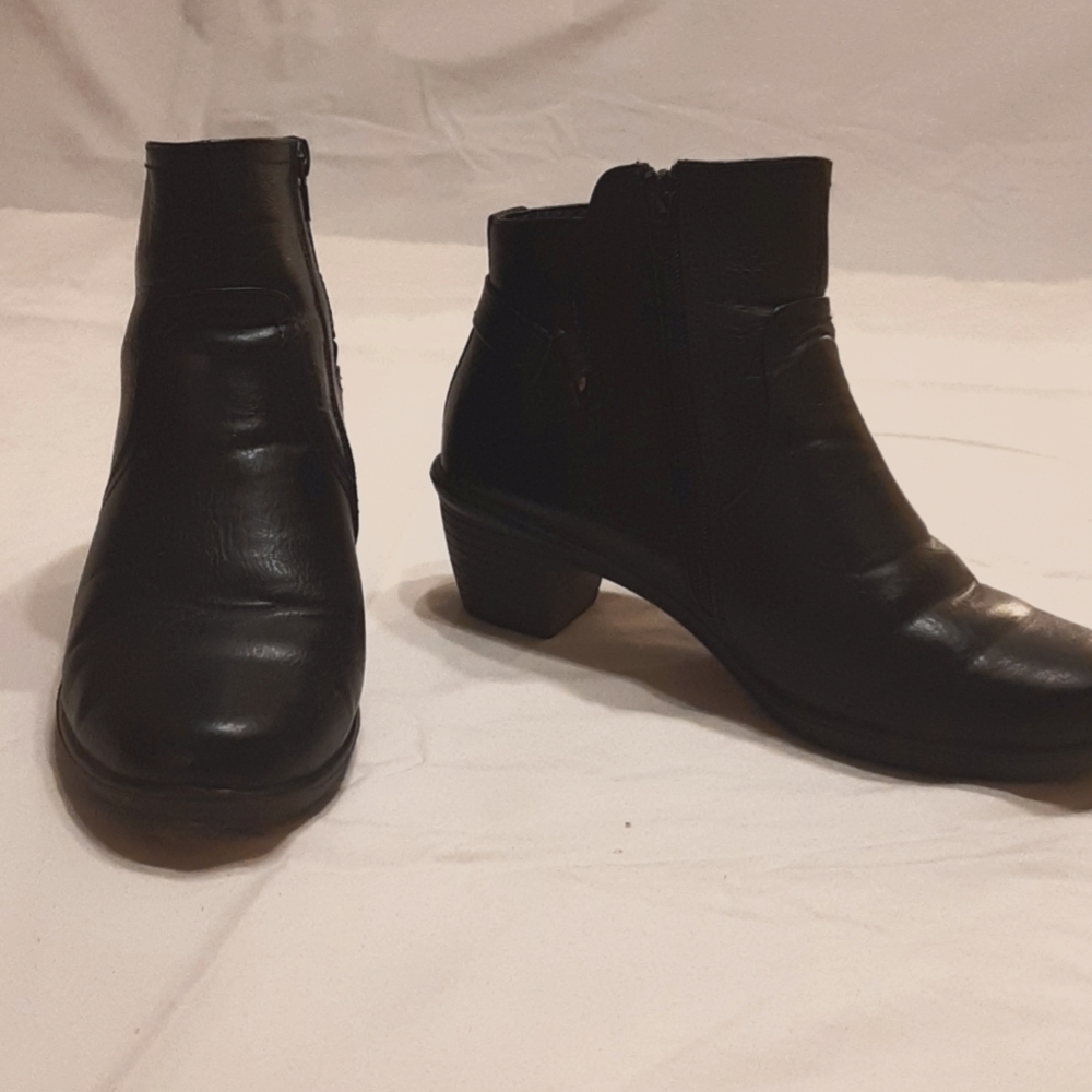 10WW black short boots booties l
